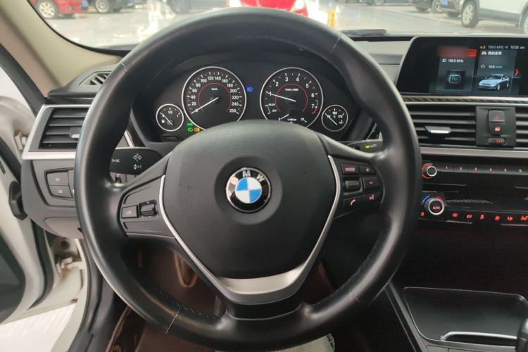 Used BMW 3 Series 2018 320Li Fashion Model Steering Wheel