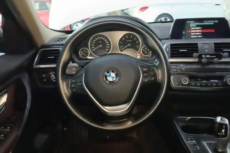 Used BMW 3 Series 2018 320Li Fashion Model Steering Wheel