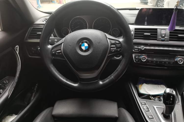 Used BMW 3 Series 2018 320Li Fashion Model Steering Wheel