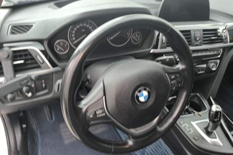 Used BMW 3 Series 2018 320Li Fashion Model Steering Wheel