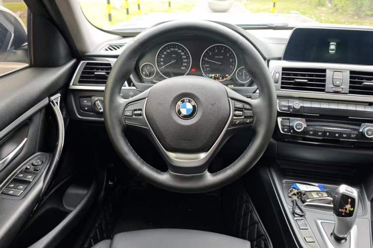 Used BMW 3 Series 2018 318Li Steering Wheel