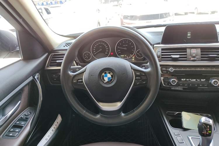 Used BMW 3 Series 2018 320Li Fashion Model Steering Wheel