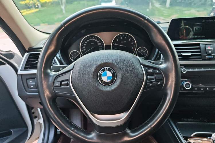 Used BMW 3 Series 2018 320Li Fashion Model Steering Wheel