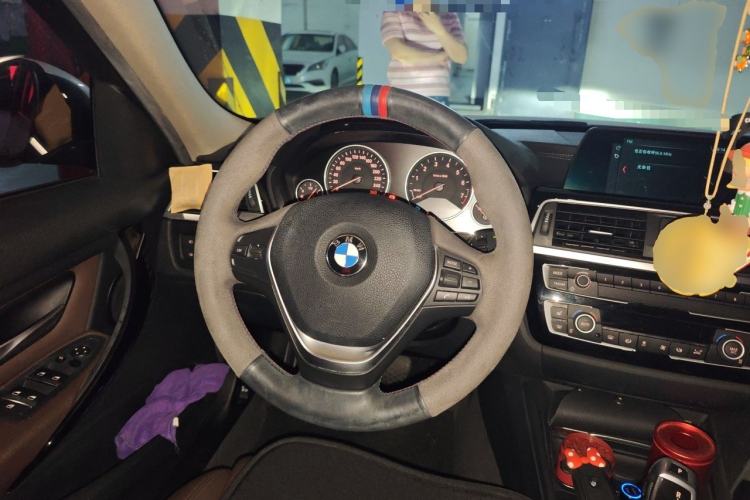 Used BMW 3 Series 2018 320Li Fashion Model Steering Wheel