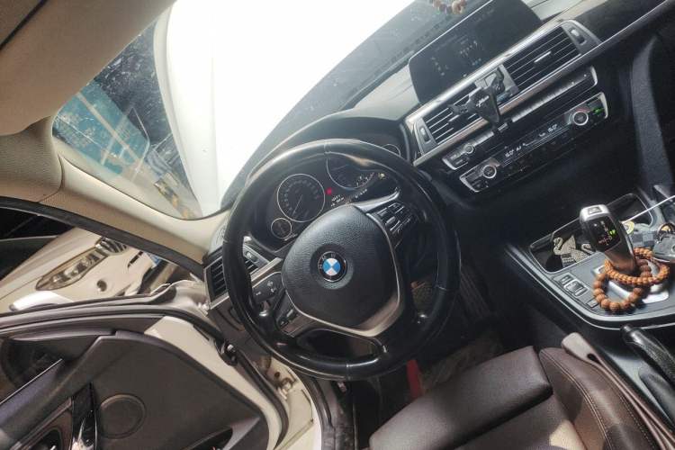 Used BMW 3 Series 2018 320Li Fashion Model Steering Wheel