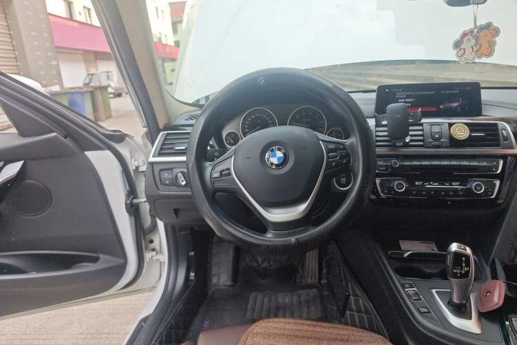 Used BMW 3 Series 2018 320Li Fashion Model Steering Wheel