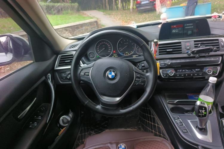 Used BMW 3 Series 2018 320Li Fashion Model Steering Wheel