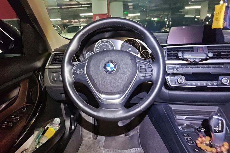Used BMW 3 Series 2018 320Li Fashion Model Steering Wheel
