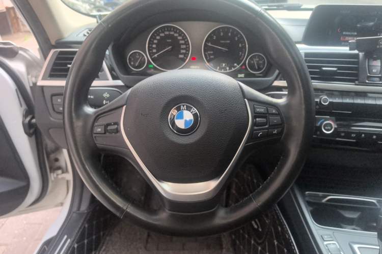 Used BMW 3 Series 2018 320Li Fashion Model Steering Wheel