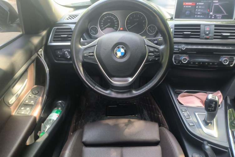 Used BMW 3 Series 2018 320Li Fashion Model Steering Wheel