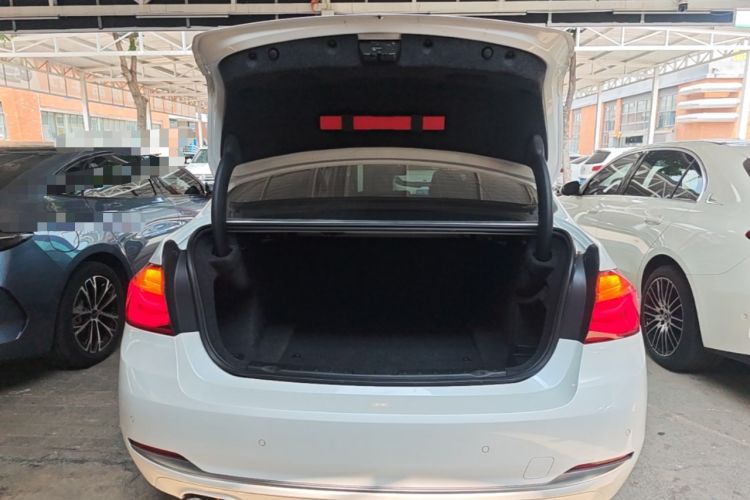 Used BMW 3 Series 2018 320Li Fashion Model Trunk