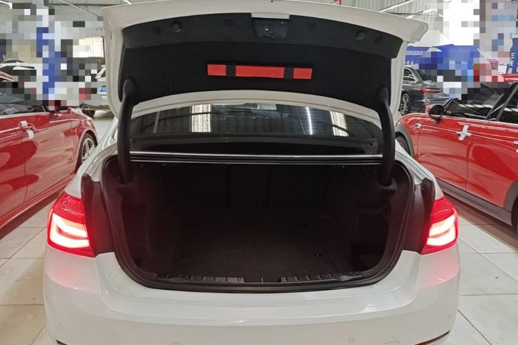 Used BMW 3 Series 2018 320Li Fashion Model Trunk