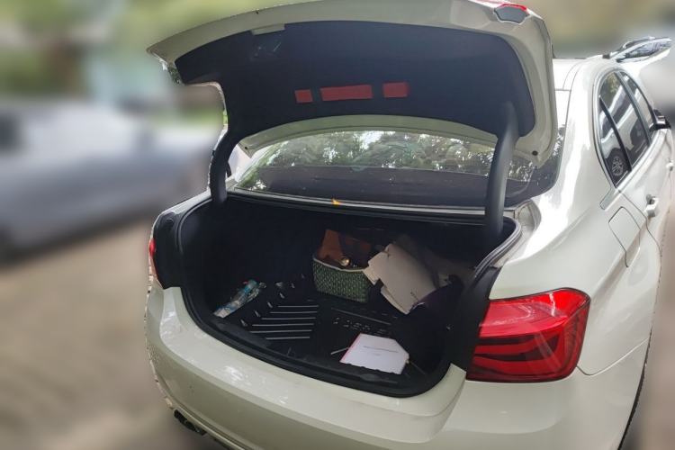 Used BMW 3 Series 2018 320Li Fashion Model Trunk