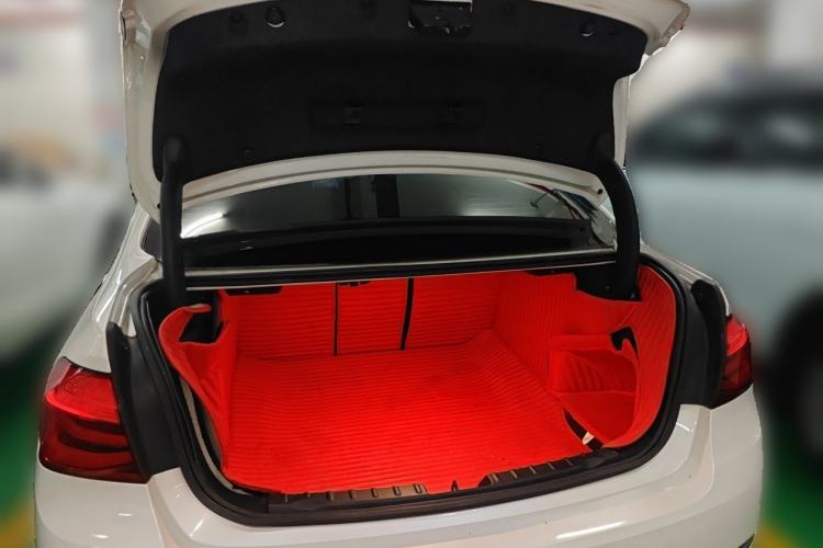 Used BMW 3 Series 2018 320Li Fashion Model Trunk