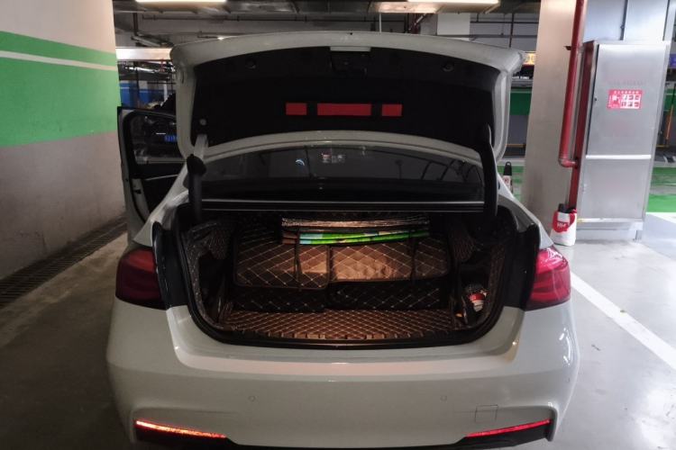 Used BMW 3 Series 2018 320Li M Sport Night Edition Trunk