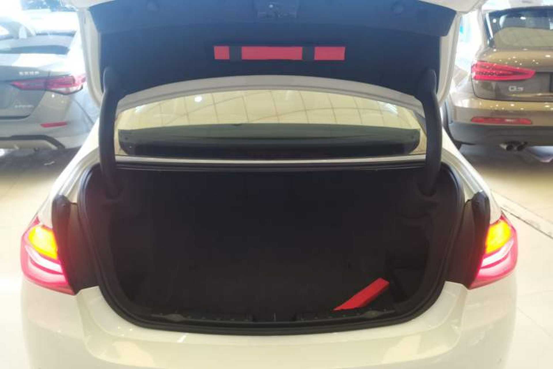 Used BMW 3 Series 2018 320Li Fashion Model Trunk