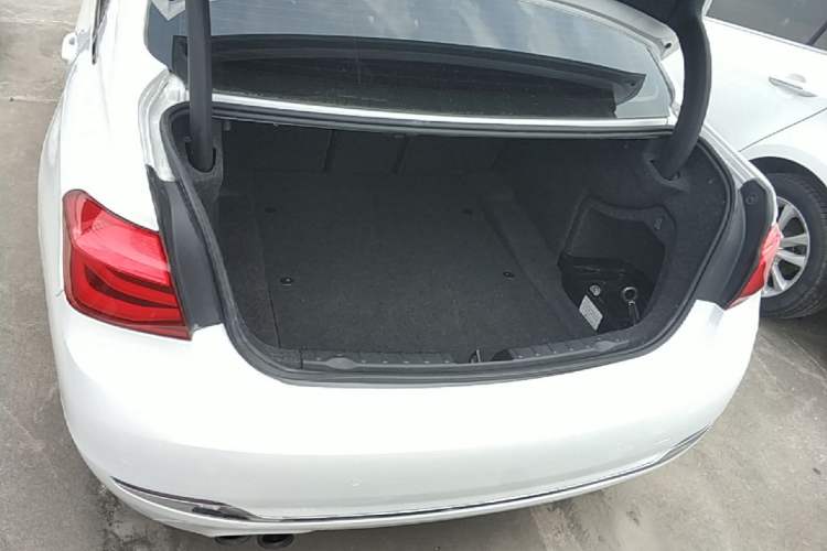 Used BMW 3 Series 2018 320Li Fashion Model Trunk