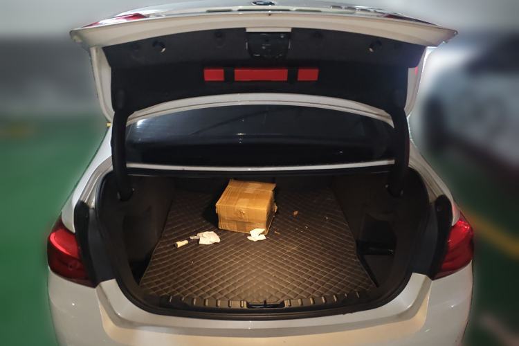 Used BMW 3 Series 2018 320Li Fashion Model Trunk
