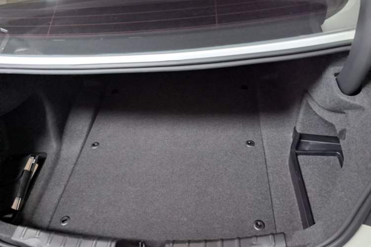 Used BMW 3 Series 2018 320Li Fashion Model Trunk