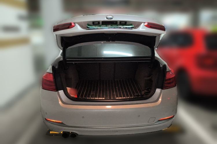 Used BMW 3 Series 2018 320Li Fashion Model Trunk