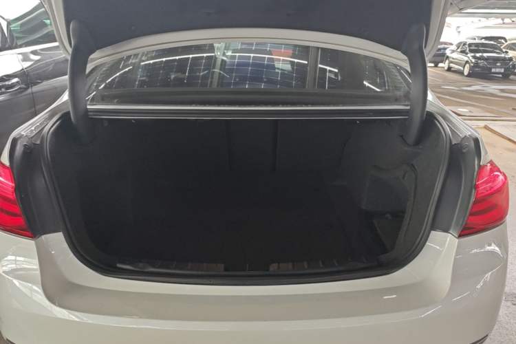 Used BMW 3 Series 2018 320Li Fashion Model Trunk