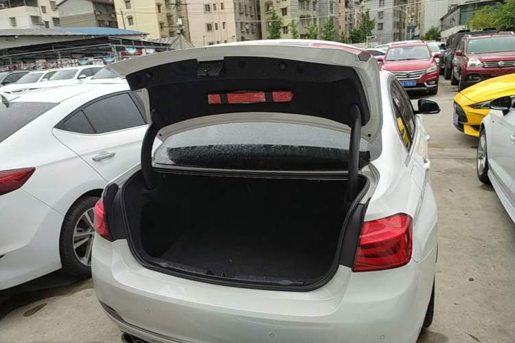 Used BMW 3 Series 2018 320Li Fashion Model Trunk