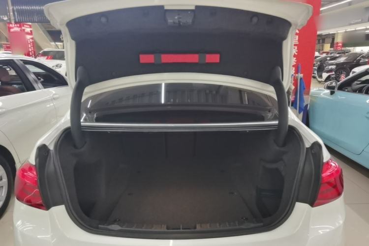 Used BMW 3 Series 2018 320Li Fashion Model Trunk