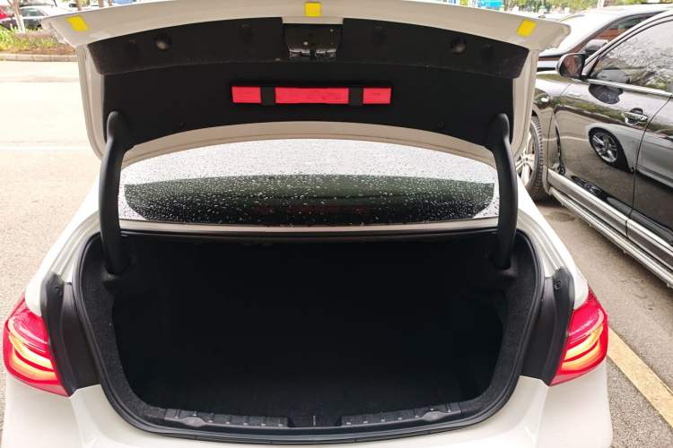 Used BMW 3 Series 2018 320Li Leading Model M Sport Package Trunk