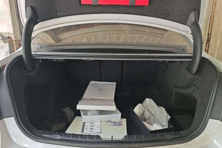 Used BMW 3 Series 2018 320Li Fashion Model Trunk