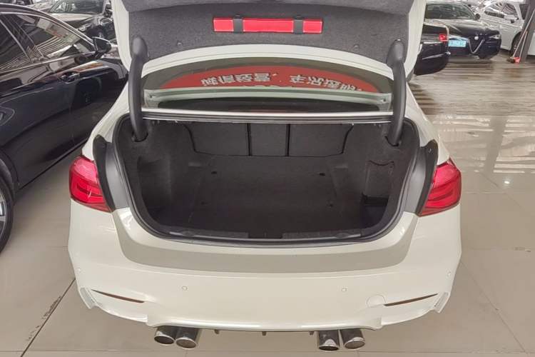 Used BMW 3 Series 2018 320Li Fashion Model Trunk