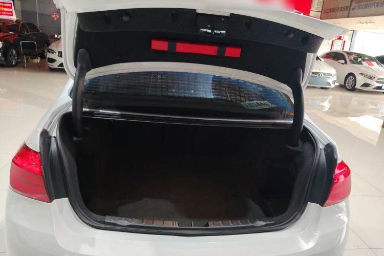 Used BMW 3 Series 2018 320Li Fashion Model Trunk