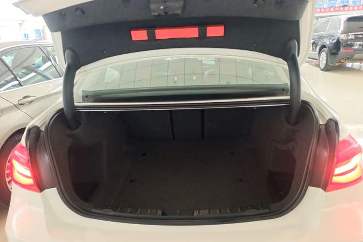 Used BMW 3 Series 2018 320Li Leading Model M Sport Package Trunk