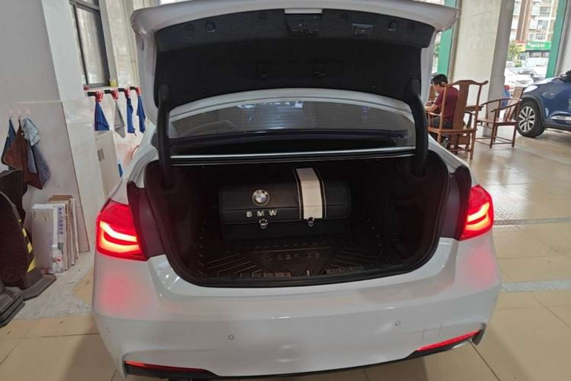 Used BMW 3 Series 2018 320Li Leading Model M Sport Package Trunk