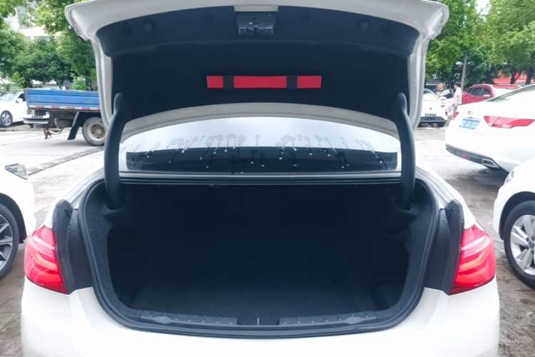 Used BMW 3 Series 2018 320Li Fashion Model Trunk