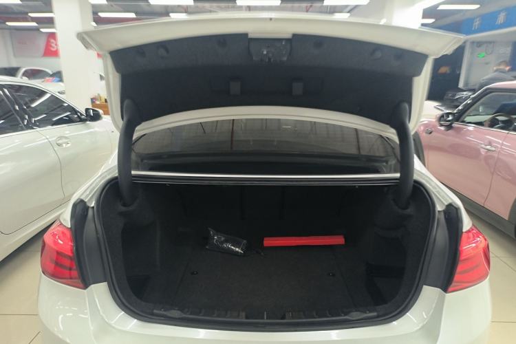 Used BMW 3 Series 2018 318i Trunk