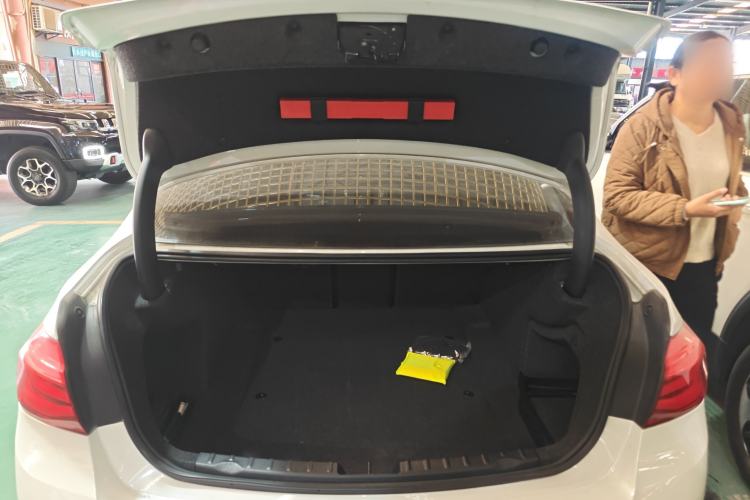 Used BMW 3 Series 2018 320Li Fashion Model Trunk