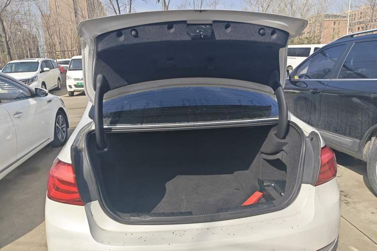 Used BMW 3 Series 2018 318Li Trunk