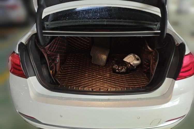 Used BMW 3 Series 2018 320Li Fashion Model Trunk