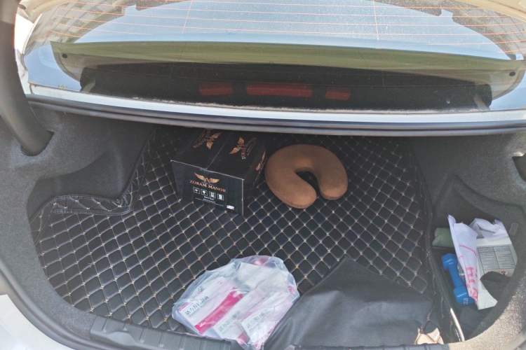 Used BMW 3 Series 2018 320Li Fashion Model Trunk