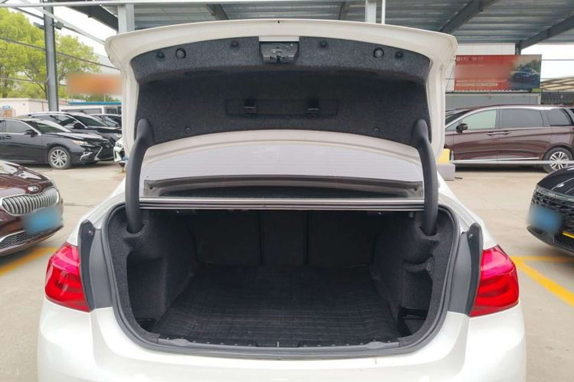Used BMW 3 Series 2018 320Li Fashion Model Trunk