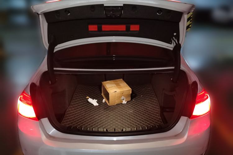 Used BMW 3 Series 2018 320Li Fashion Model Trunk