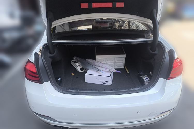 Used BMW 3 Series 2018 320Li Fashion Model Trunk