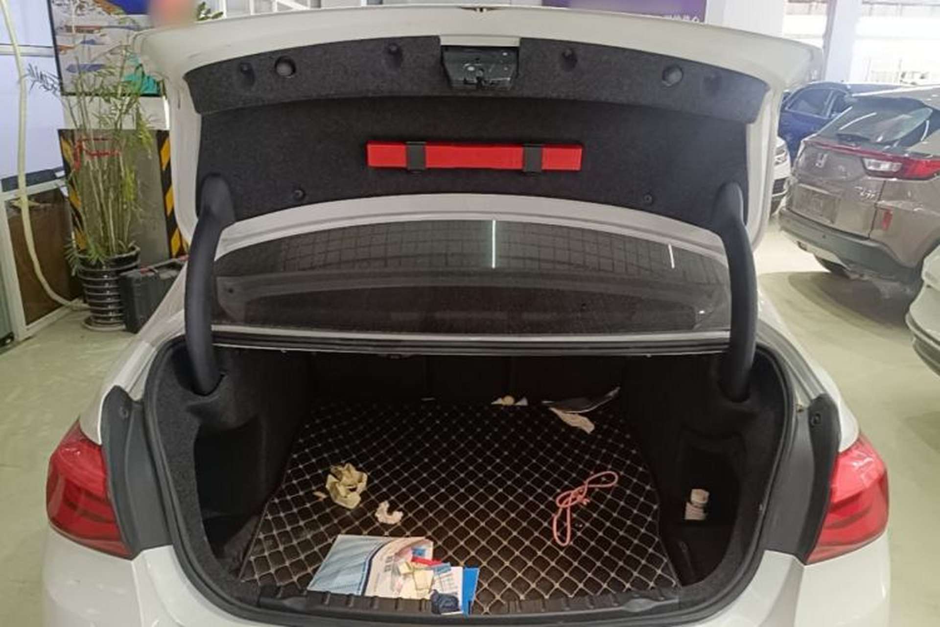 Used BMW 3 Series 2018 320Li Fashion Model Trunk
