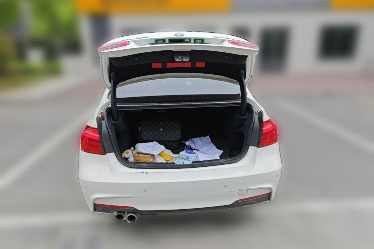 Used BMW 3 Series 2018 320i M Sport Package Trunk