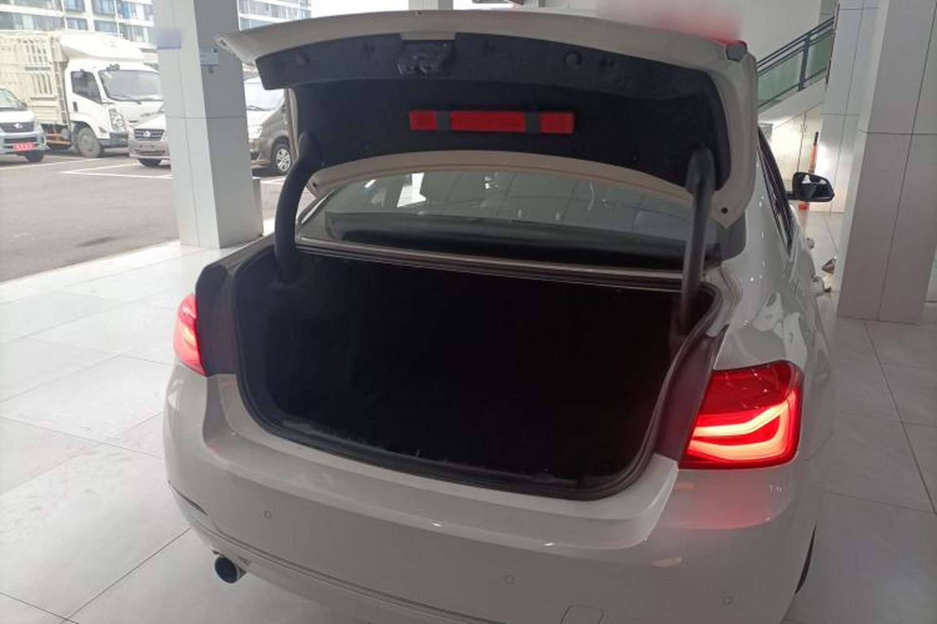 Used BMW 3 Series 2018 318Li Trunk