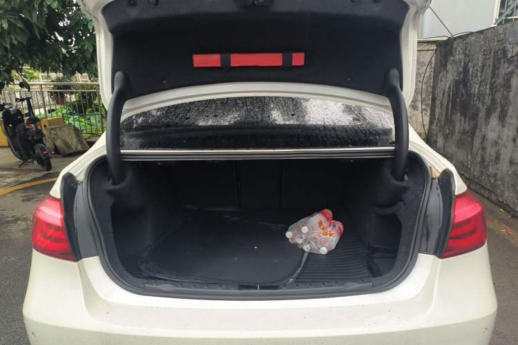 Used BMW 3 Series 2018 320Li Fashion Model Trunk