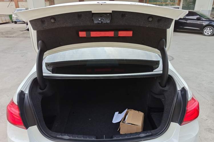 Used BMW 3 Series 2018 320Li Fashion Model Trunk