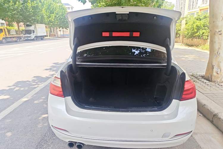 Used BMW 3 Series 2018 320Li Fashion Model Trunk