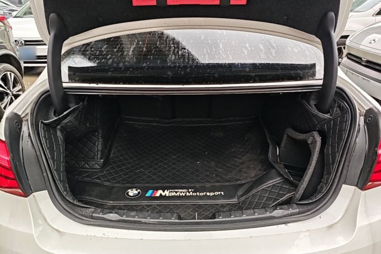 Used BMW 3 Series 2018 320Li Fashion Model Trunk