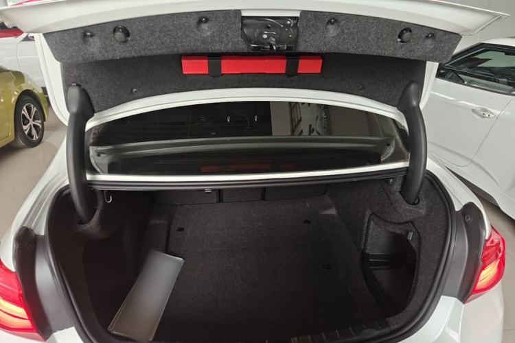 Used BMW 3 Series 2018 320Li Fashion Model Trunk